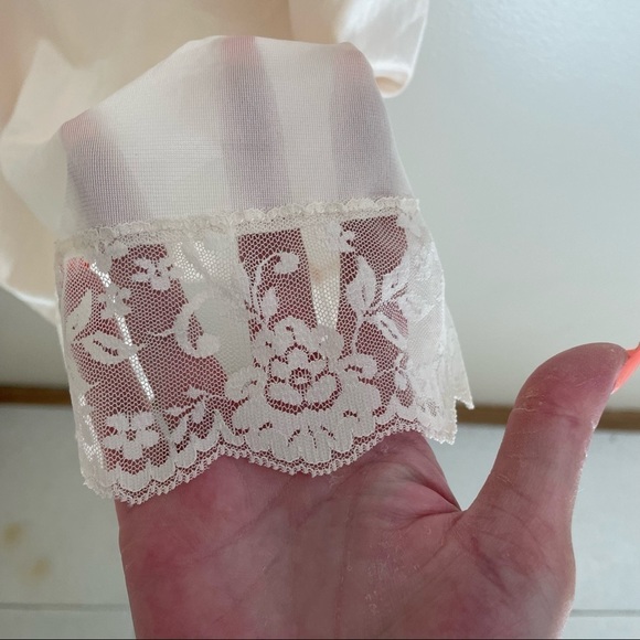 70S Dress Slip 34 French Maid Cream Vintage Lace Slip, Size S/M - Picture 5 of 8